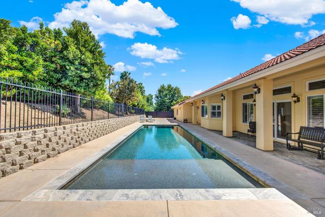 6021 N Vine St, Vacaville, CA 95688