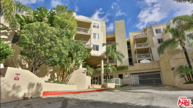 2222 N BEACHWOOD Drive 408, Los Angeles, CA 90068