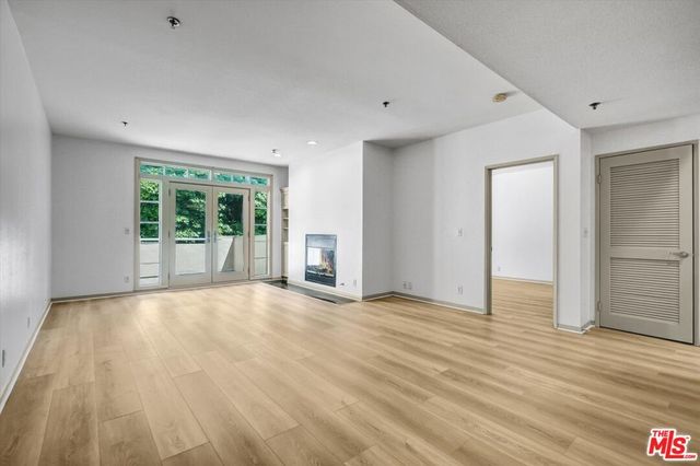 2222 N BEACHWOOD Drive 408, Los Angeles, CA 90068