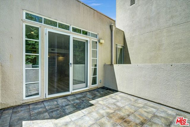2222 N BEACHWOOD Drive 408, Los Angeles, CA 90068