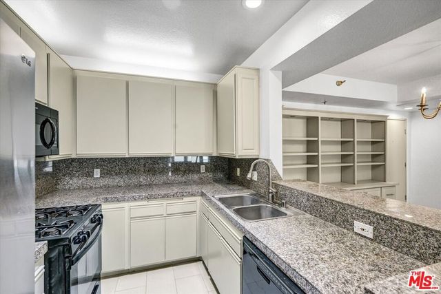 2222 N BEACHWOOD Drive 408, Los Angeles, CA 90068
