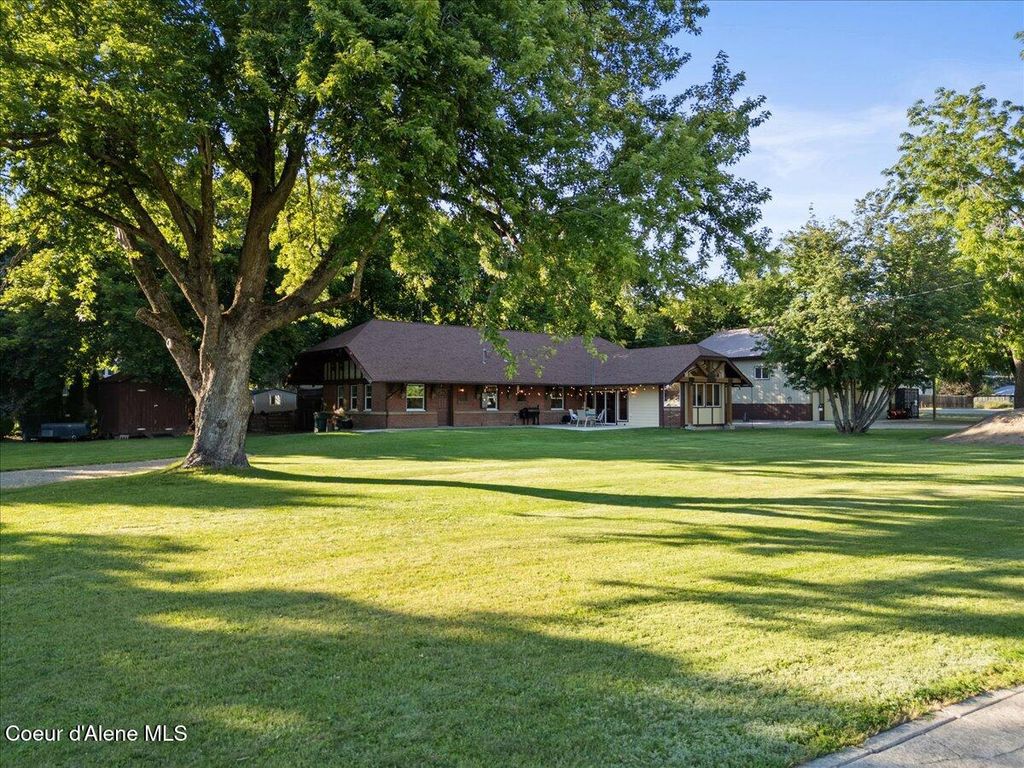 8047 W Post St, Rathdrum, ID 83858