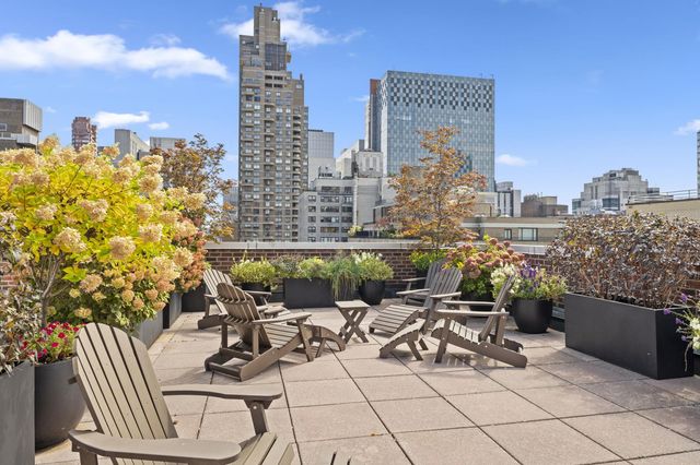 310 E 70th St Apt 1G, New York City, NY 10021