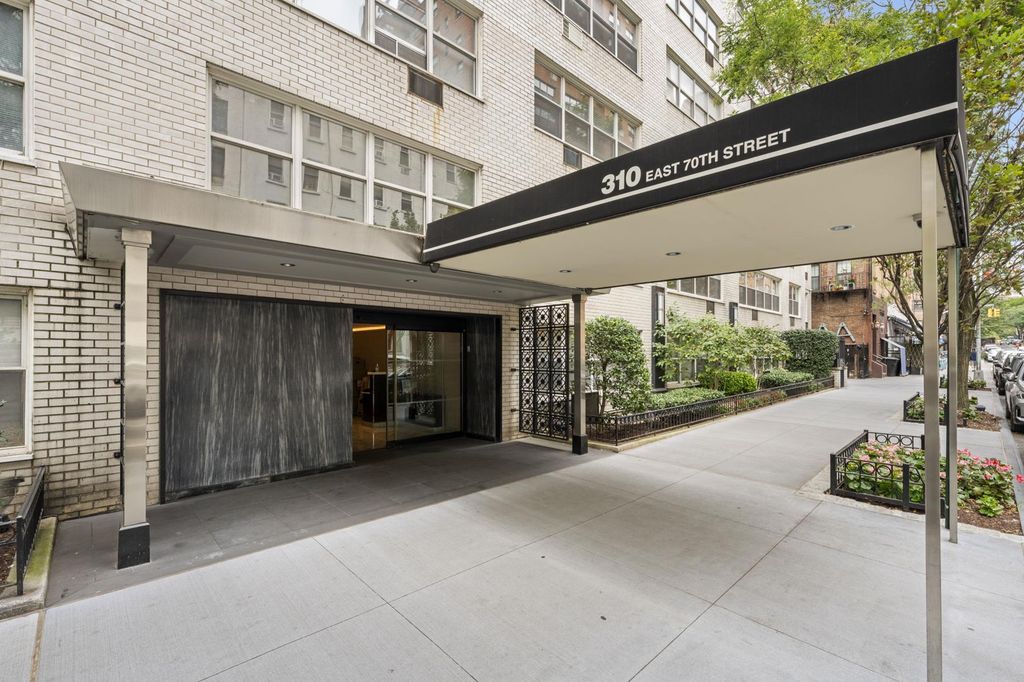 310 E 70th St Apt 1G, New York City, NY 10021
