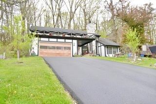 456 Roxbury Road, Valparaiso, IN 46385