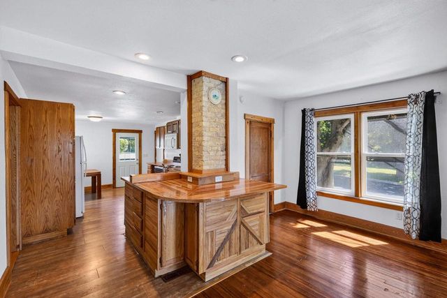 524 E Jefferson Street, Stoughton, WI 53589