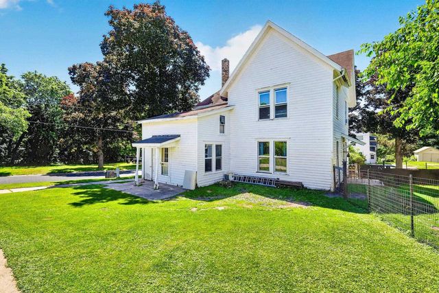 524 E Jefferson Street, Stoughton, WI 53589