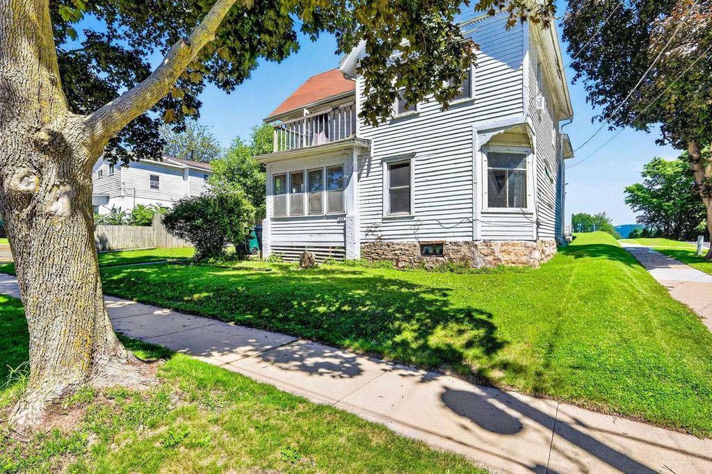 524 E Jefferson Street, Stoughton, WI 53589