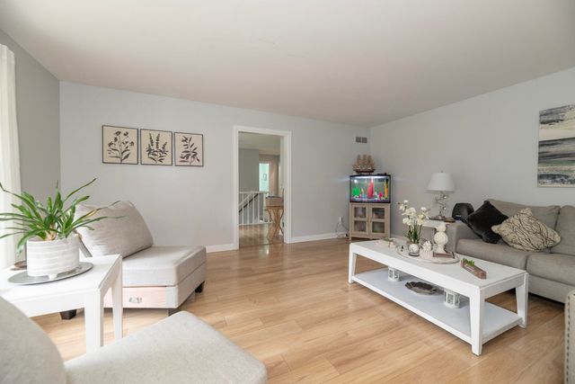 6480 Saybrook Drive, Kalamazoo, MI 49009