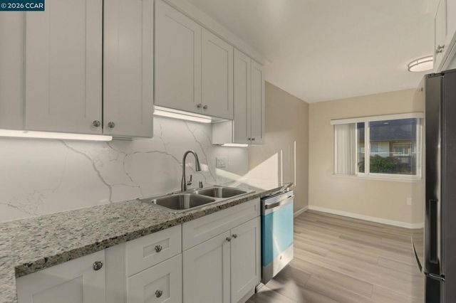 315 E Okeefe St, East Palo Alto, CA 94303