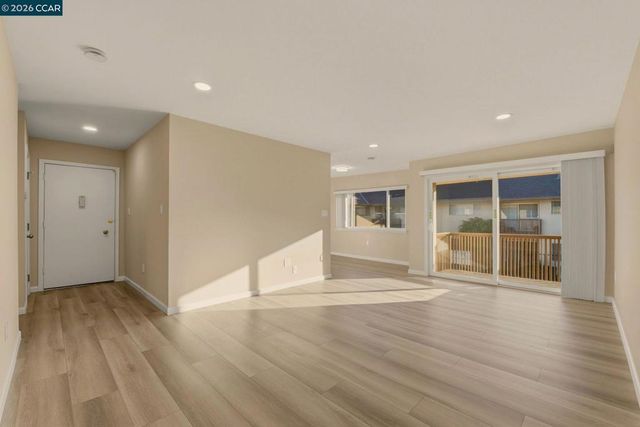 315 E Okeefe St, East Palo Alto, CA 94303