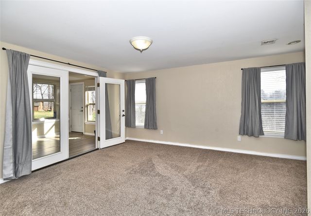 909 N Canyon Cove Drive, Cleveland, OK 74020