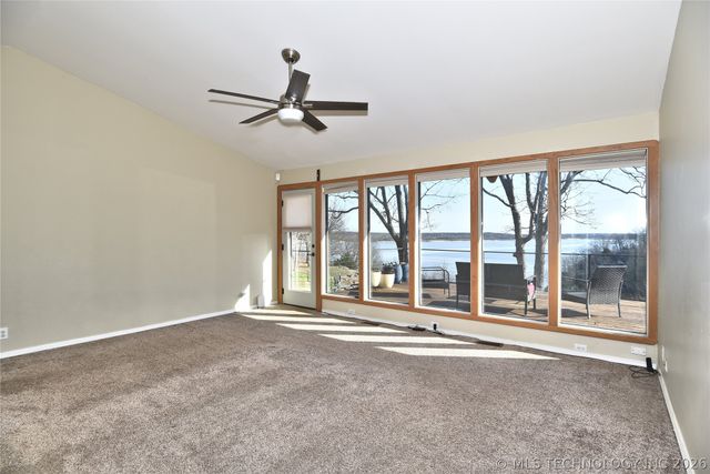 909 N Canyon Cove Drive, Cleveland, OK 74020