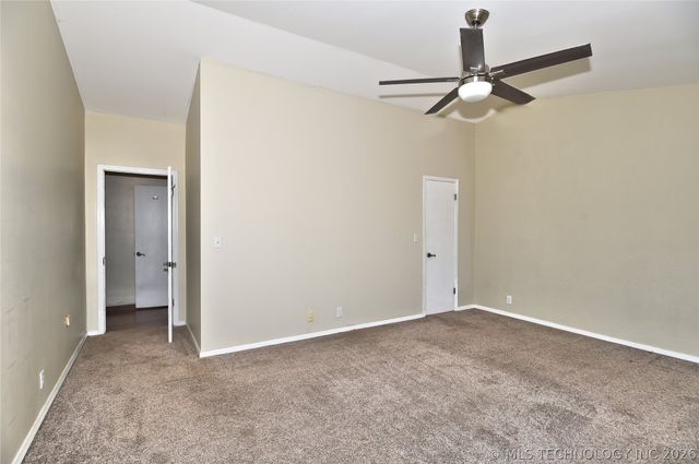 909 N Canyon Cove Drive, Cleveland, OK 74020