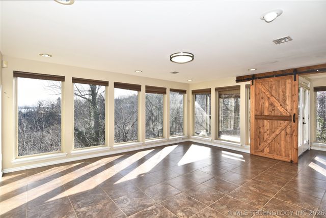 909 N Canyon Cove Drive, Cleveland, OK 74020