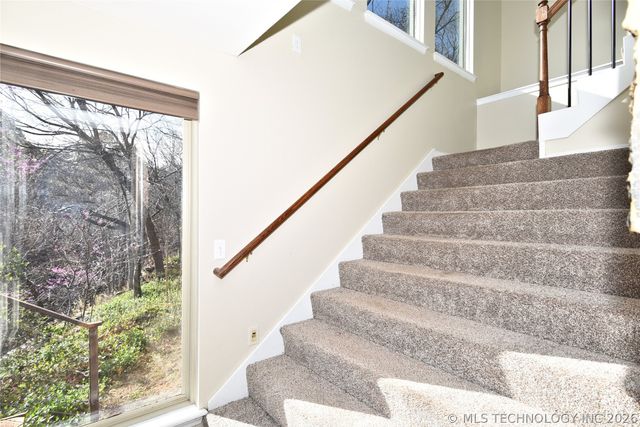 909 N Canyon Cove Drive, Cleveland, OK 74020