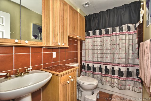 909 N Canyon Cove Drive, Cleveland, OK 74020