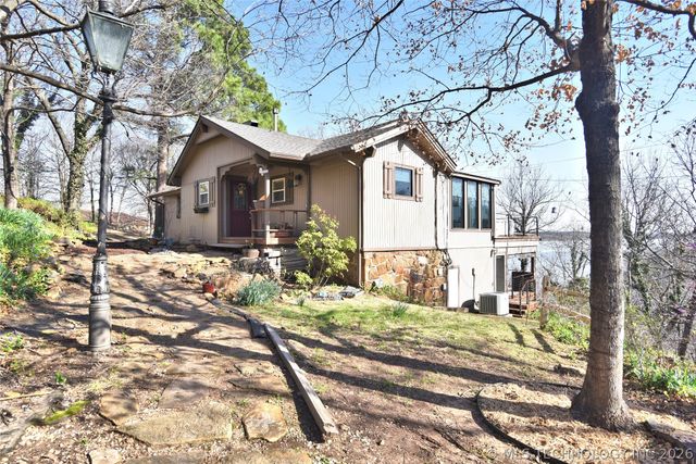 909 N Canyon Cove Drive, Cleveland, OK 74020