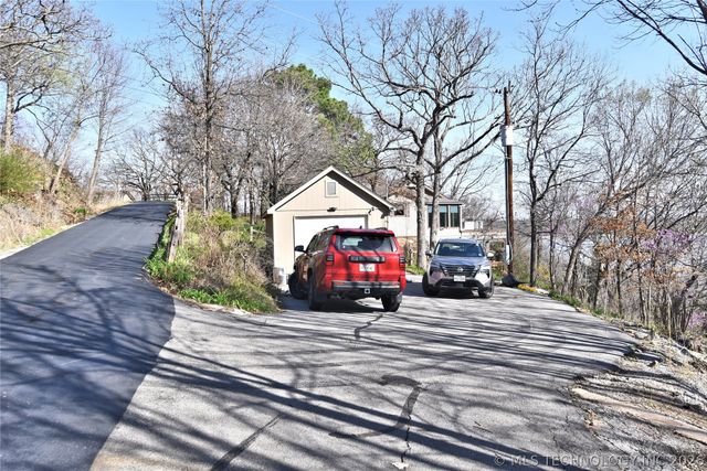 909 N Canyon Cove Drive, Cleveland, OK 74020