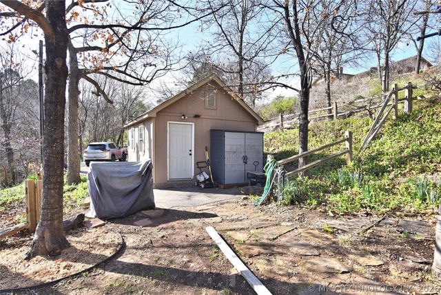 909 N Canyon Cove Drive, Cleveland, OK 74020