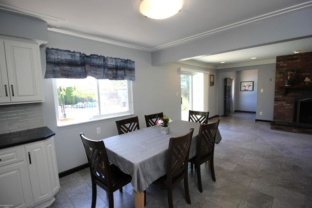 32310 Coventry Place, Warren, MI 48093