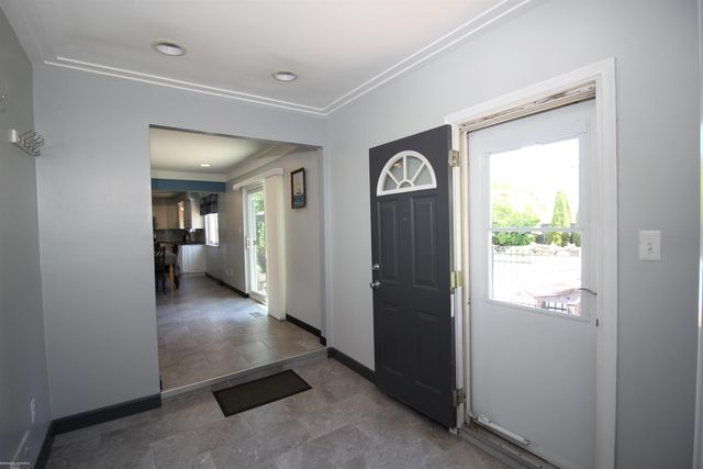 32310 Coventry Place, Warren, MI 48093