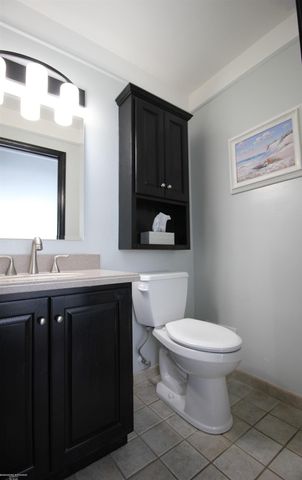 32310 Coventry Place, Warren, MI 48093