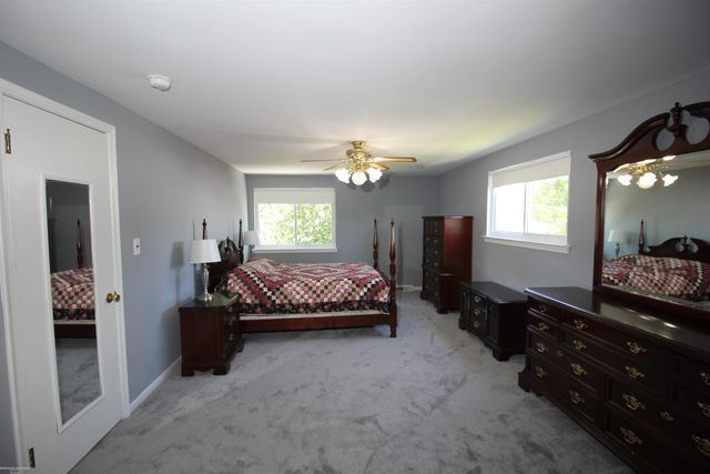 32310 Coventry Place, Warren, MI 48093