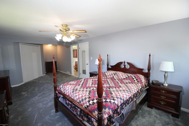 32310 Coventry Place, Warren, MI 48093