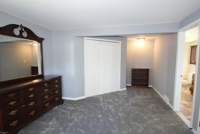 32310 Coventry Place, Warren, MI 48093