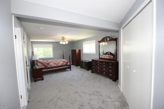32310 Coventry Place, Warren, MI 48093