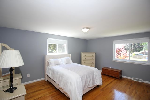32310 Coventry Place, Warren, MI 48093