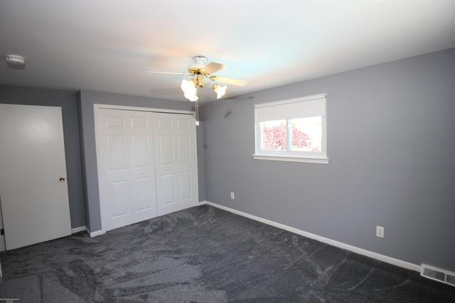 32310 Coventry Place, Warren, MI 48093