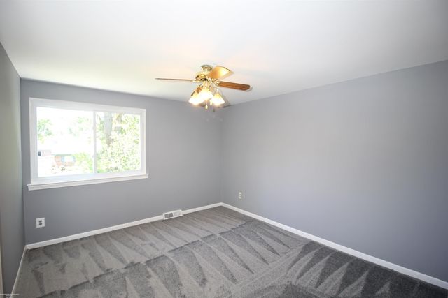 32310 Coventry Place, Warren, MI 48093