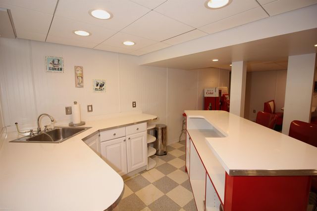 32310 Coventry Place, Warren, MI 48093
