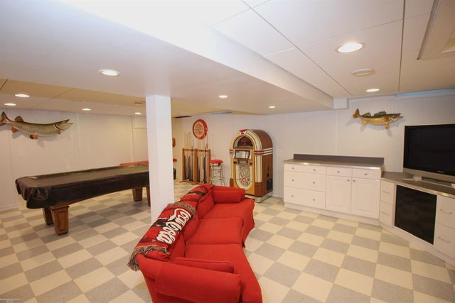 32310 Coventry Place, Warren, MI 48093