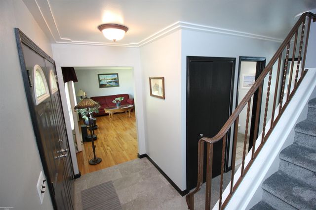32310 Coventry Place, Warren, MI 48093