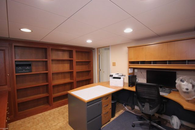 32310 Coventry Place, Warren, MI 48093