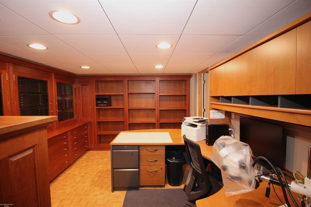 32310 Coventry Place, Warren, MI 48093
