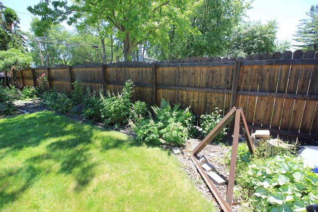 32310 Coventry Place, Warren, MI 48093