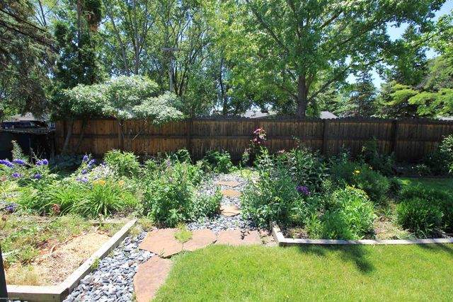 32310 Coventry Place, Warren, MI 48093
