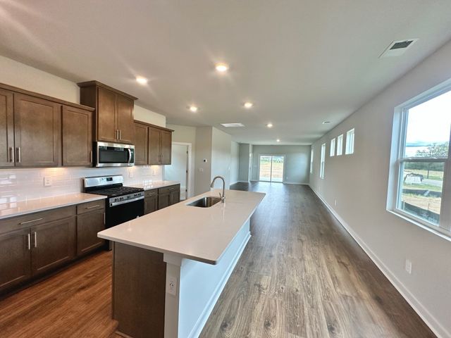 1025 Stoney Brook PVT Bend, Gallatin, TN 37066