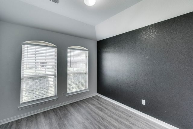 535 Cottonview Drive, Waxahachie, TX 75165