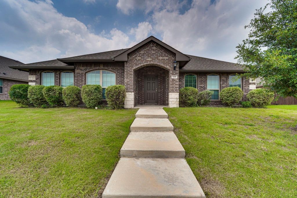 535 Cottonview Drive, Waxahachie, TX 75165