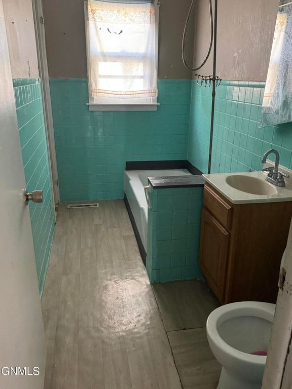 209 2nd NE, LaMoure, ND 58458 photo 14