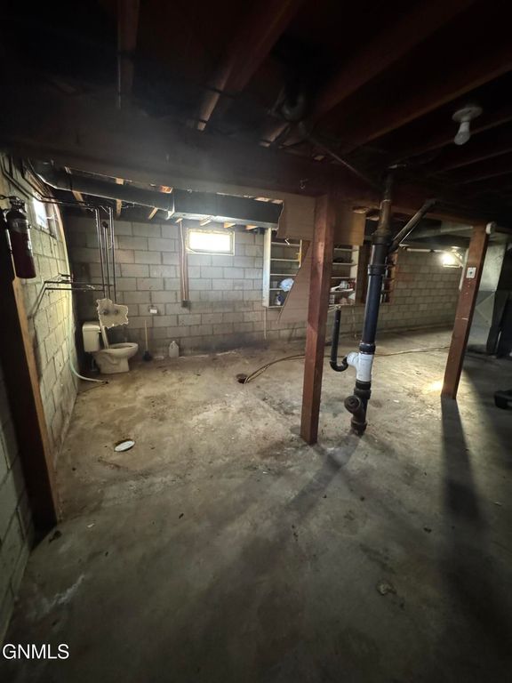 209 2nd NE, LaMoure, ND 58458 photo 21