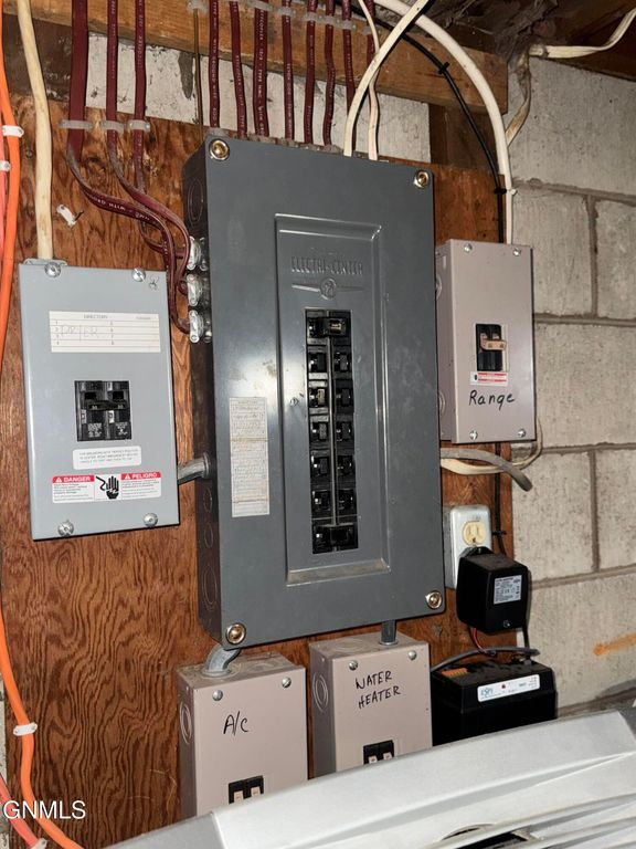 209 2nd NE, LaMoure, ND 58458 photo 25