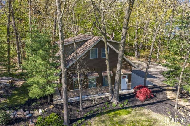 3343 Stoneridge Drive NE, Rockford, MI 49341