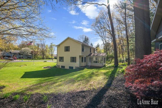 3343 Stoneridge Drive NE, Rockford, MI 49341