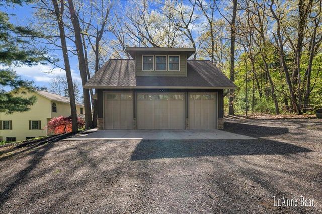 3343 Stoneridge Drive NE, Rockford, MI 49341